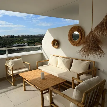 Cancelada - Modern 3-bedroom With Great Views